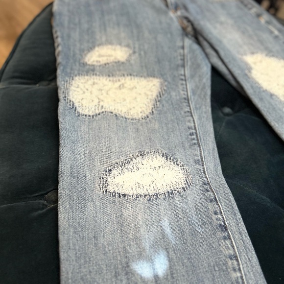 GORGEOUS,MICHAEL KORS light jeans,with patches over the front. in a size 2 - Picture 6 of 15